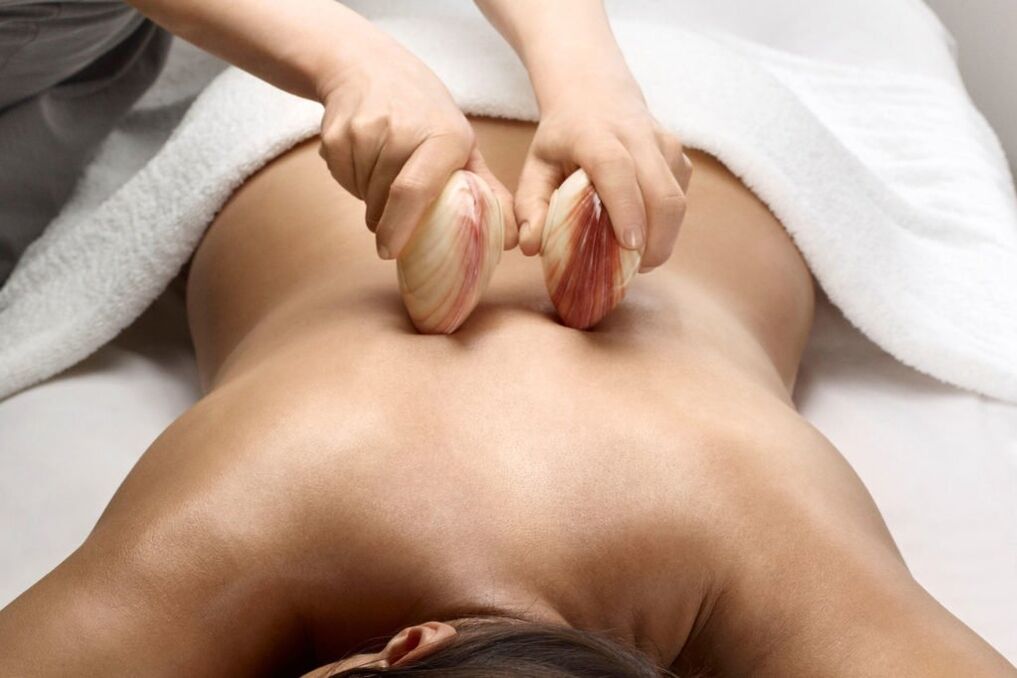 Pain elimination method in osteochondrosis - massage